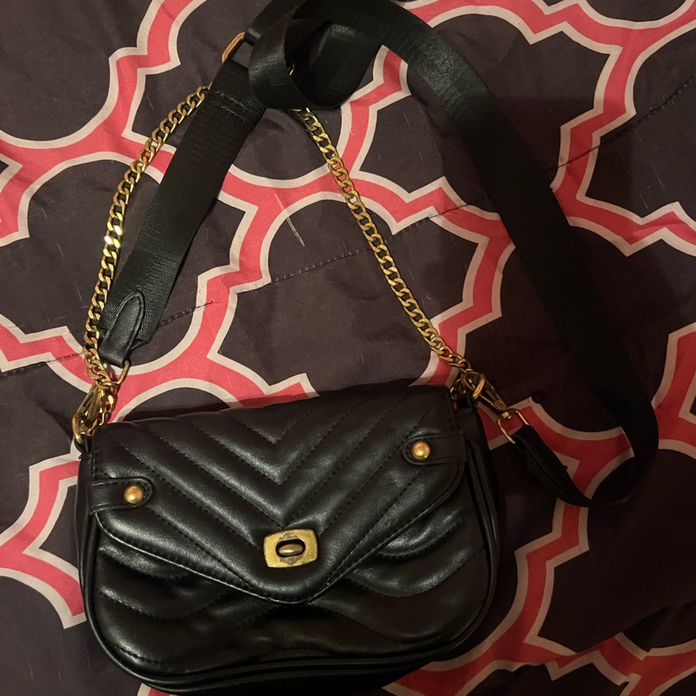 Chic Black Quilted Crossbody Bag with Gold Accents